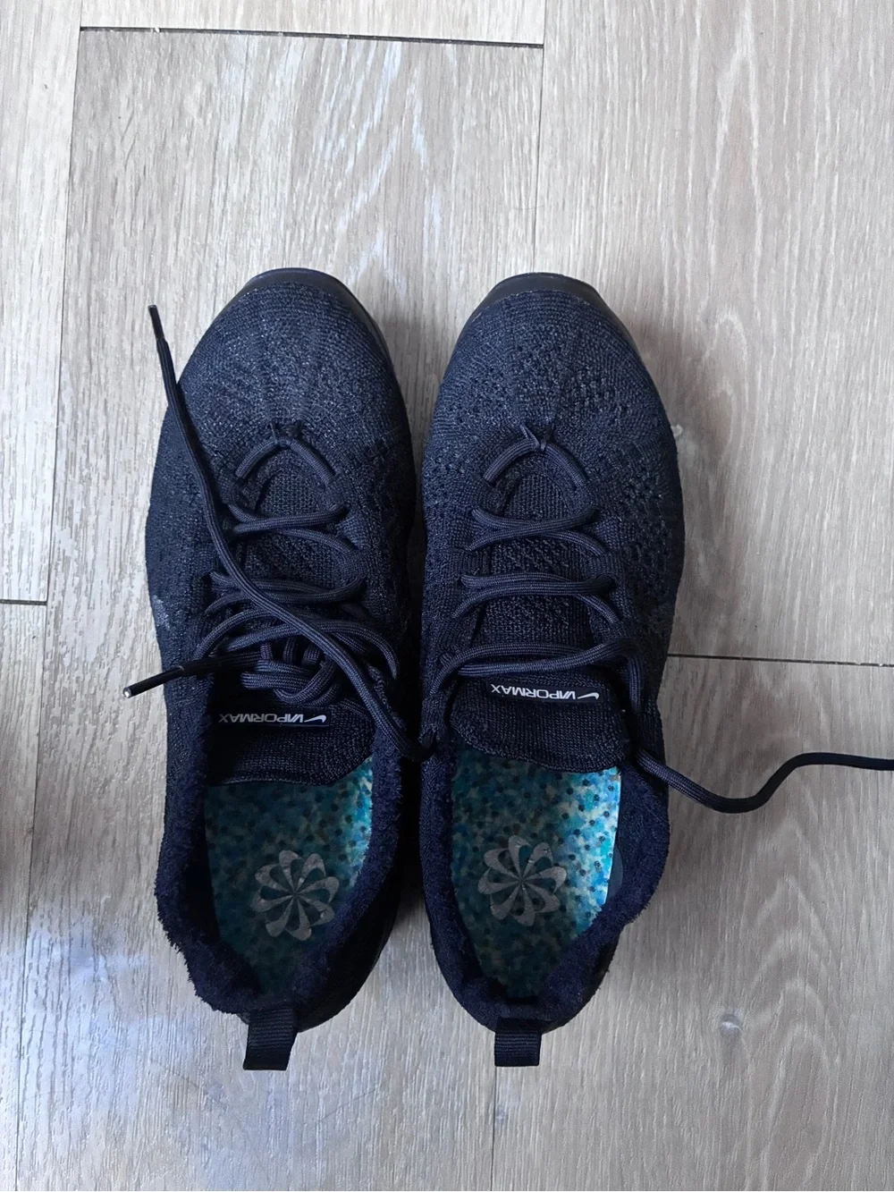 Nike breathable flyknit